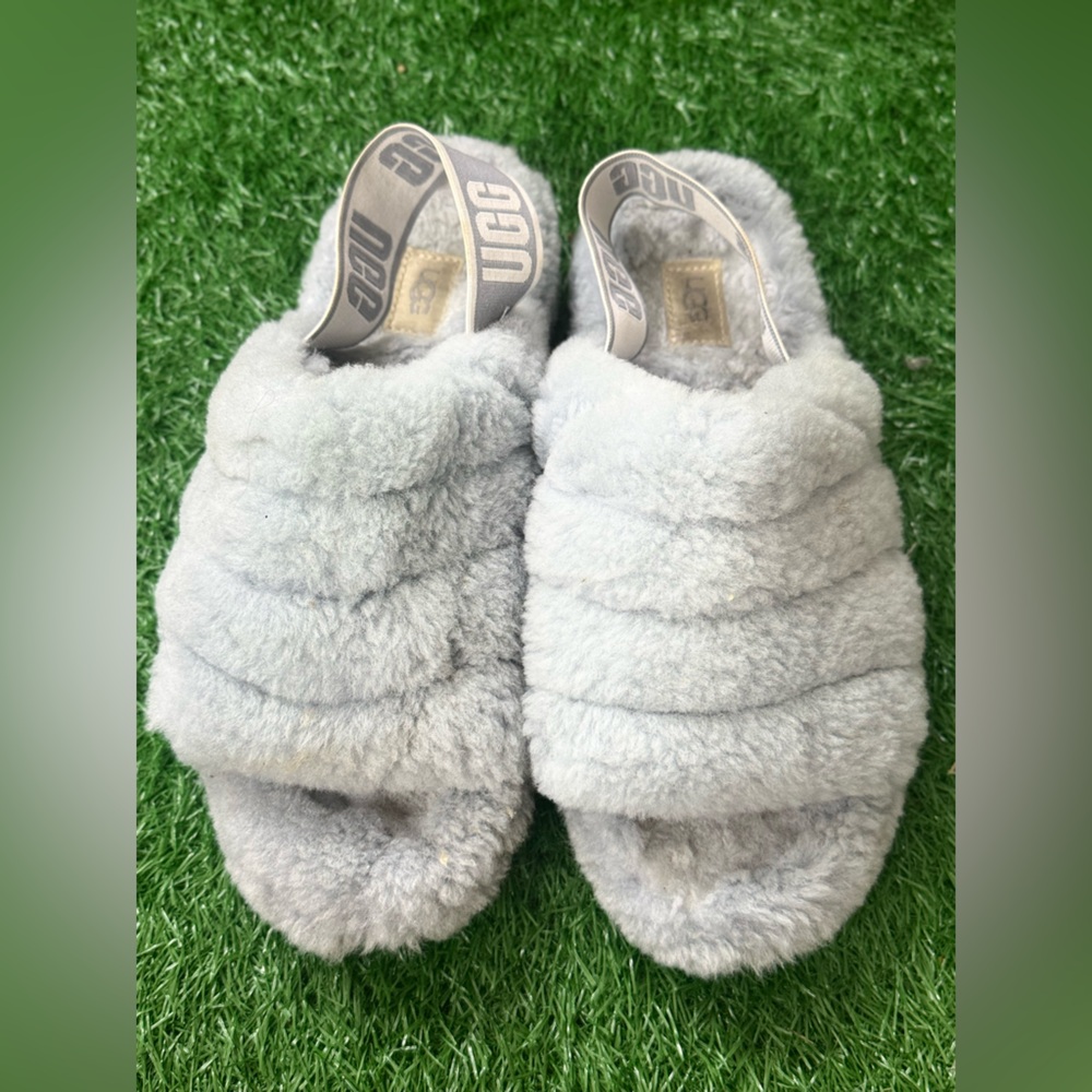UGG‎ Women's Gray Fluffy Slippers Size 9